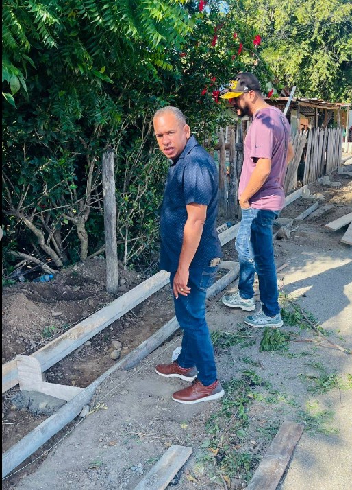 CONSTRUCCION DE ACERAS Y CONTENES BELLA VISTA